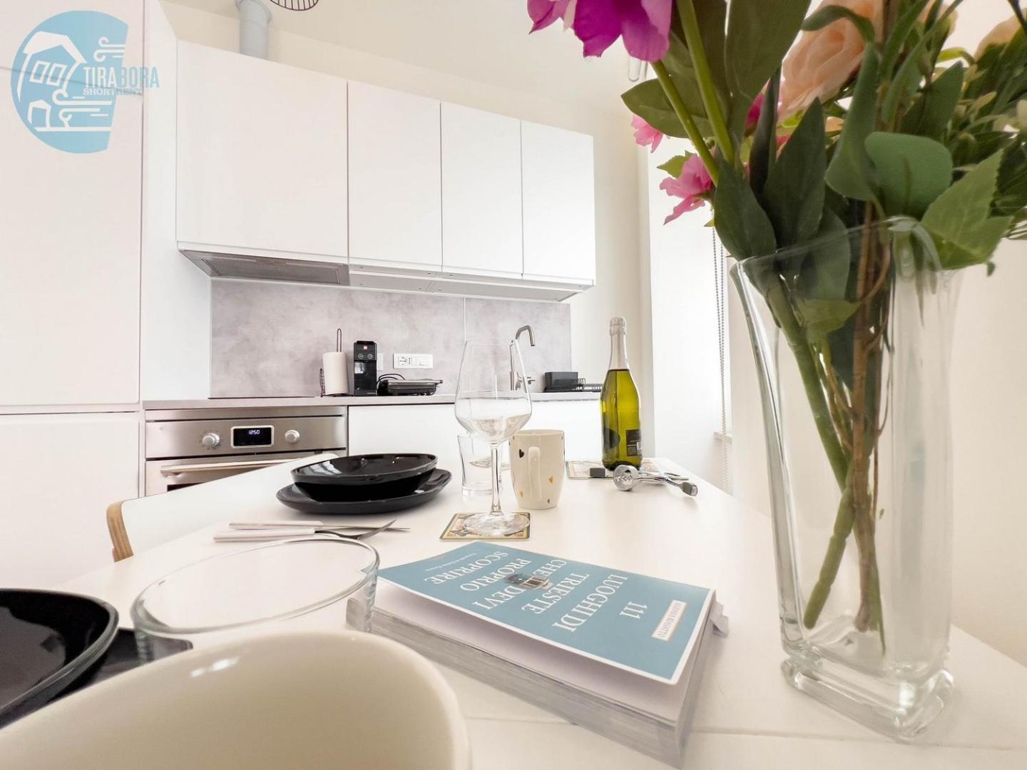 Corridoni 2B Tirabora Short Rent Apartment Trieste Bagian luar foto