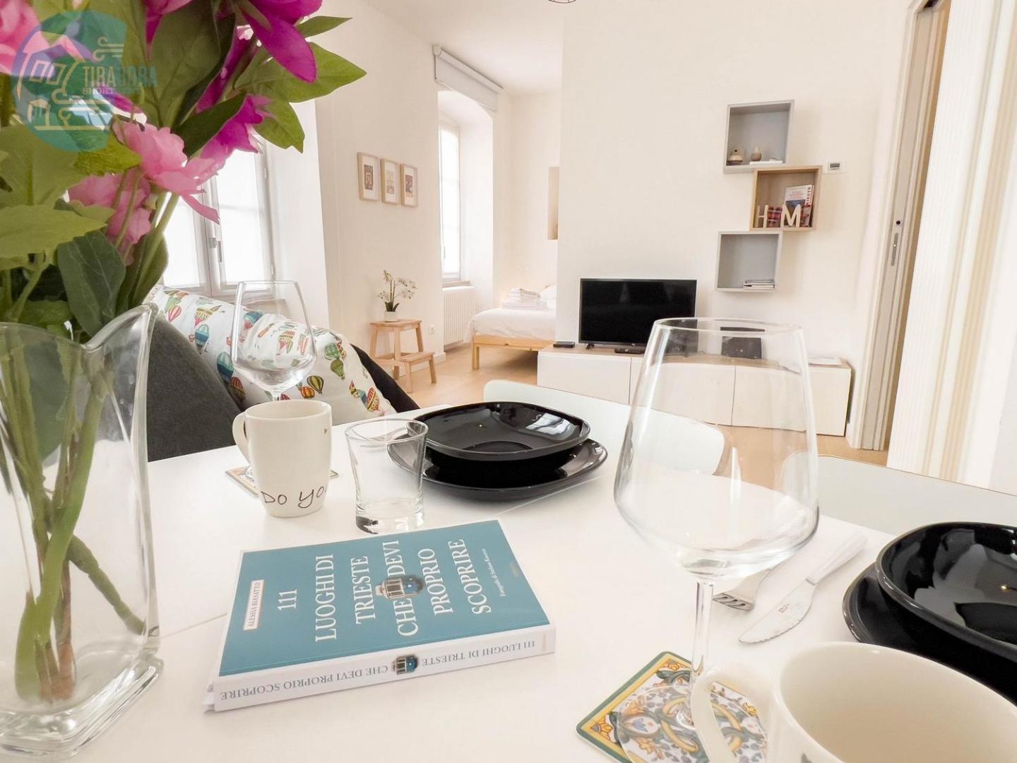Corridoni 2B Tirabora Short Rent Apartment Trieste Bagian luar foto